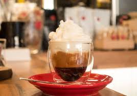 اسبريسو كون بانا